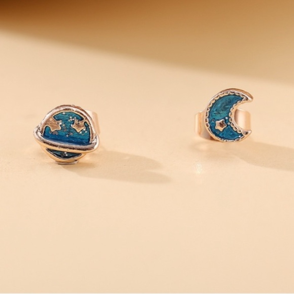 ✨NWT Moon & Planet Stud Earrings✨Hand Crafted ✨Artisan!✨